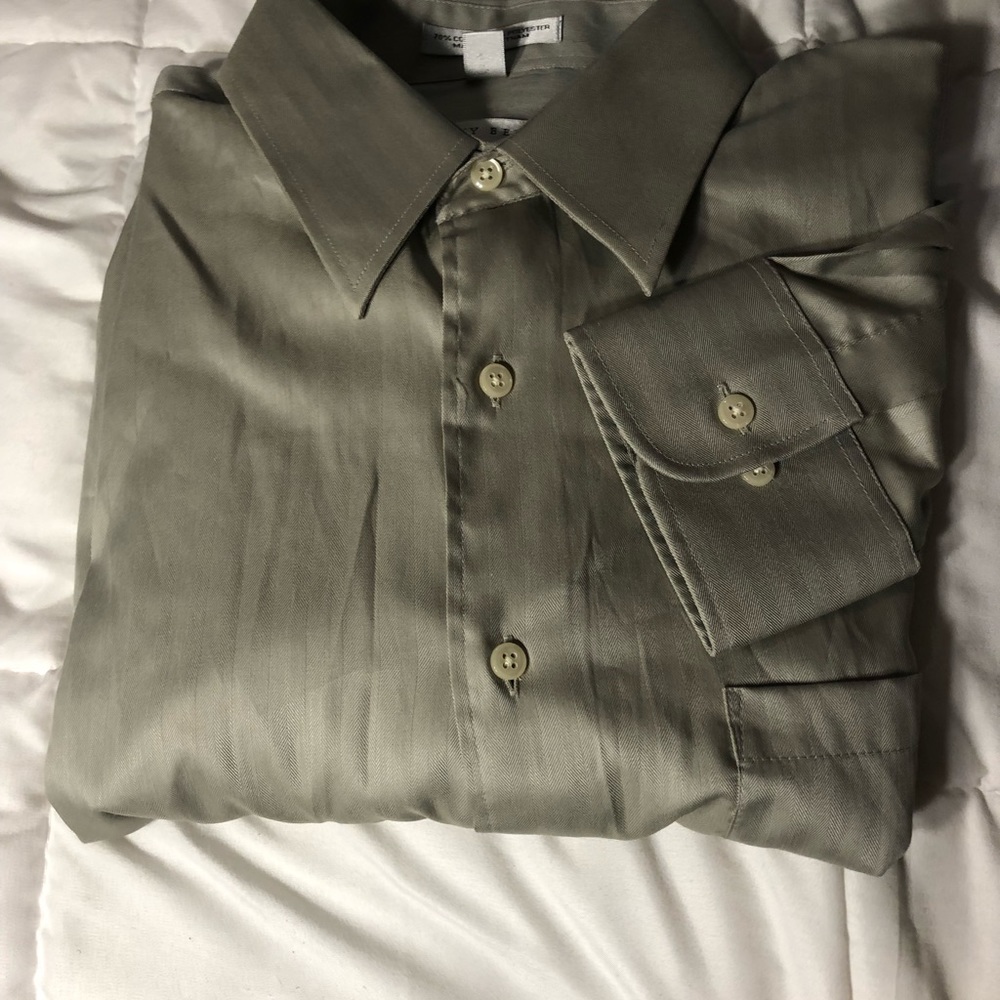 NWT Men’s Dress Shirt size M